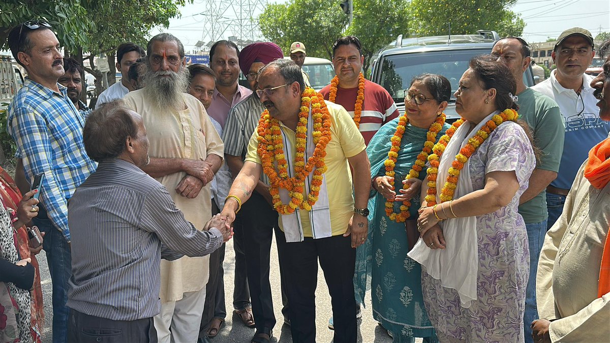 ChVikramR's tweet image. आज नारवाल से बहू किले तक सड़क ब्लैकटॉपिंग कार्य का शुभारंभ किया। ये सिर्फ एक सड़क नहीं, विकास की दिशा में एक ठोस कदम है। हमारा लक्ष्य है — हर गली, हर क्षेत्र तक मजबूत कनेक्टिविटी। 🚧✨  #VikasPath #BahuFortRoad