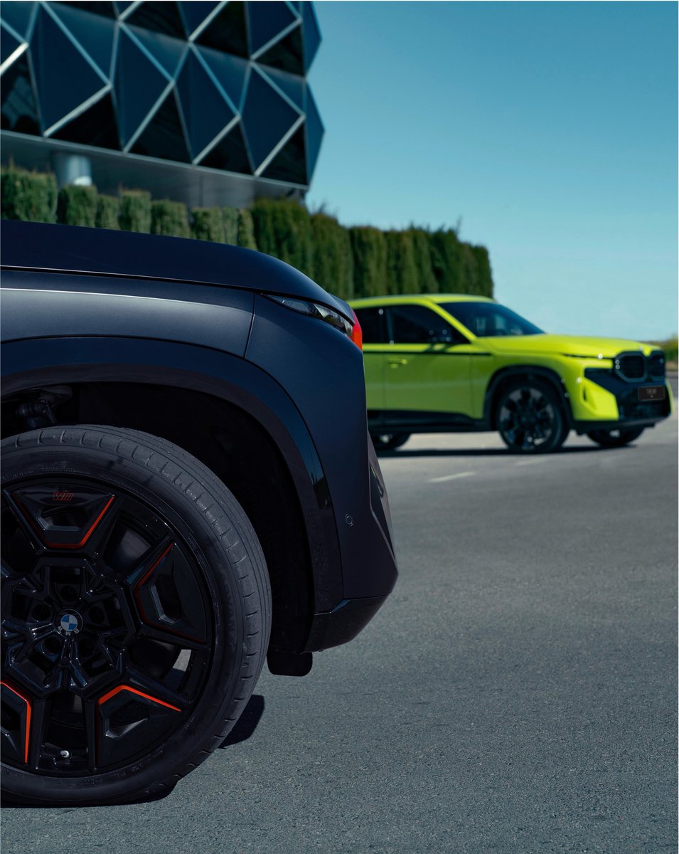 Size. Power. Presence. 

The XM plays in its own league.

#BMWMiddleEast #XM #MHybrid #MPerformance