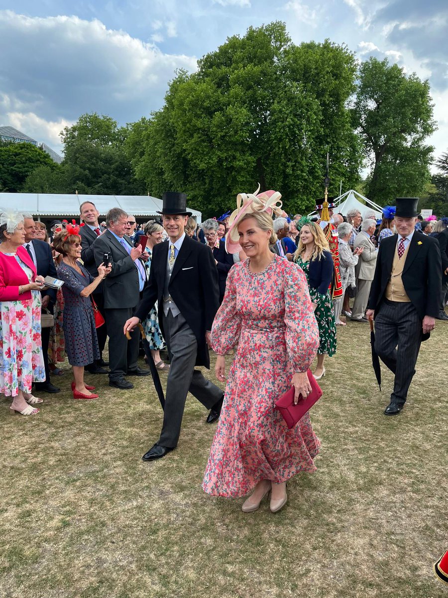 👑Thames Chase Trust was delighted to be invited to the Royal Garden Party at Buckingham Palace on the 20th May. Martin Barkwith, Trustee and Aisling Woodhead, Deputy Director attended on behalf of the Trust. With the Prince and Princess of Wales making their first Royal Garden