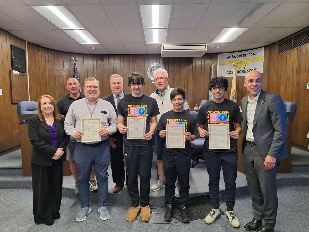 NHS Consumer Bowl participants—Maigh Patel, Alexander Shah, Daniella Ortega, Raul Rivera Rios, and Yussef Vindas—were honored at the Hamilton Council Meeting on May 20th. Northstar Nation is proud of all their accomplishments! Thank you to Mr. Bendorf for advising the students.