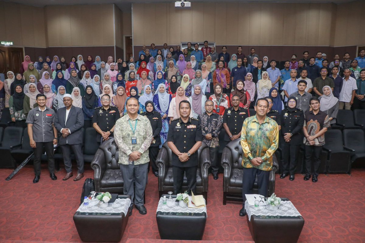 SPRM PERKUKUH BUDAYA ANTIRASUAH DALAM PEROLEHAN BERSAMA WARGA LEMBAGA GETAH MALAYSIA (LGM)

<a href="/lgm_mrb/">MY Rubber Board</a> 

#SPRMPencegahan
#SPRMMalaysia