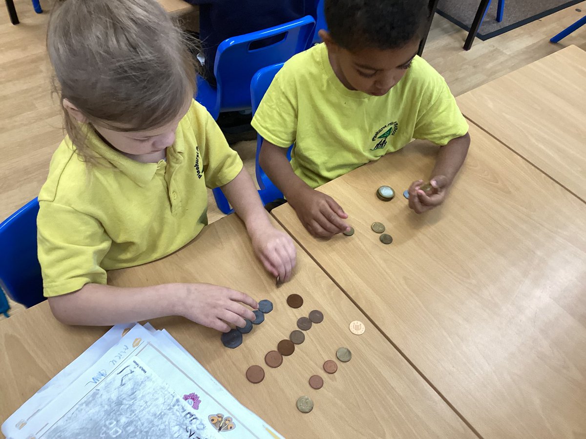 Mrs_kirby29's tweet photo. We enjoyed exploring different coins for our new Money topic in maths! 💰 💵 #pinehurstmaths @PinehurstP https://t.co/5scwDQmsBb