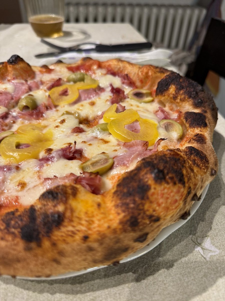 SiMoNe AlBiNo tweet media