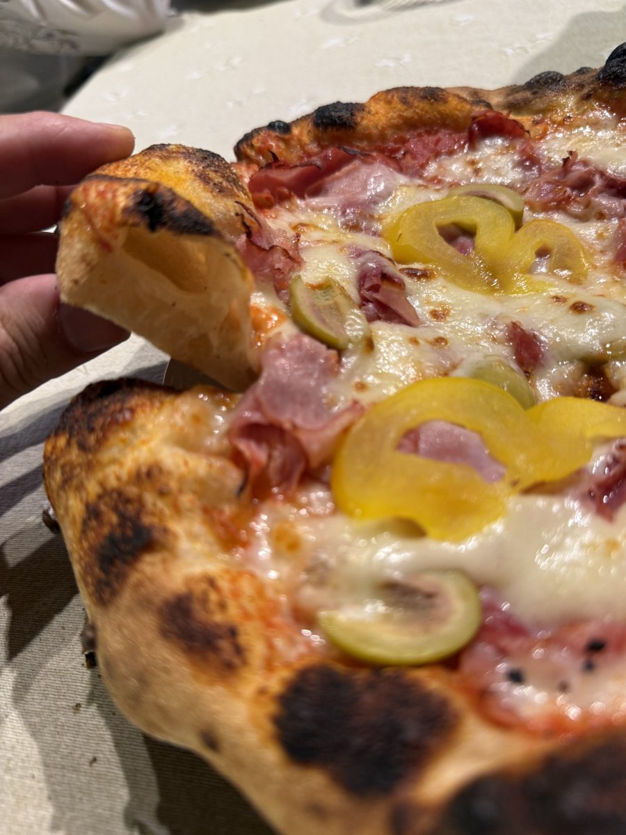 SiMoNe AlBiNo tweet media