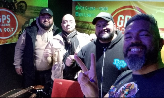 VOLVIÓ OTRA COSA!! 

Nuestros amigos de @otracosa  volvieron en @gpsmarcandotucamino y estuvimos presentes. 

Queremos agradecerles a @nahuidorado por siempre darnos el espacio para charlar y hacer unas canciones.

Nos vemos el 7 de junio en Glew!!