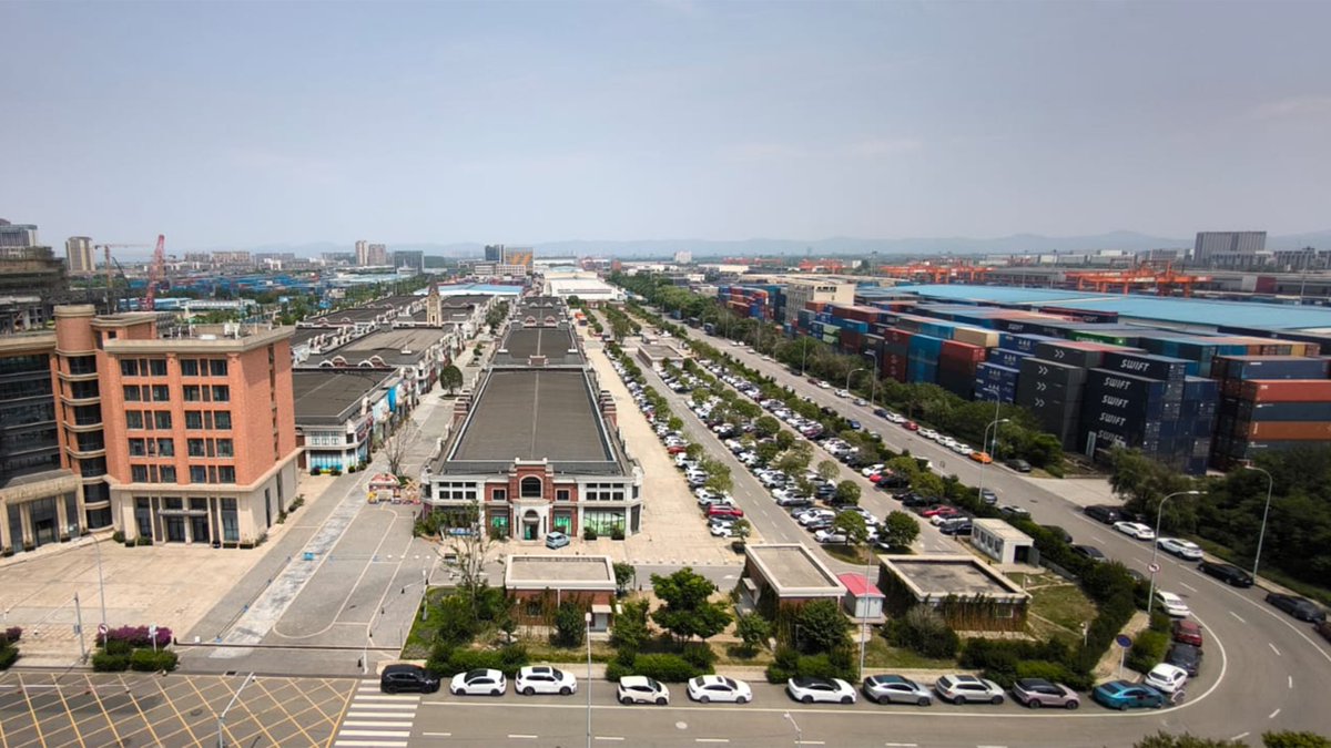 A high-level delegation led by #ADY Vice Chairman Arif Agayev visited dry ports in the cities of Xi’an &amp; Chengdu as part of a business trip to #China.

They observed the ports’ operations &amp; infrastructure capabilities, while discussing cargo volume increase on the #MiddleCorridor