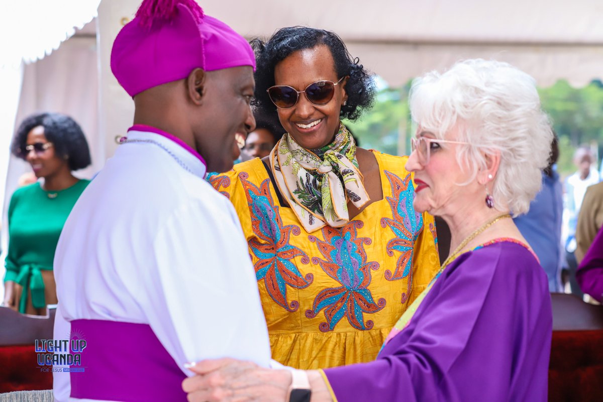 lightupuganda's tweet photo. "Unity is key. United believers showcase God's power to the world."  Bishop Nathan Ahimbisibwe
Watch us live on YouTube👇👇👇
https://t.co/jqcU4WFI7E https://t.co/7JGo02BDUu