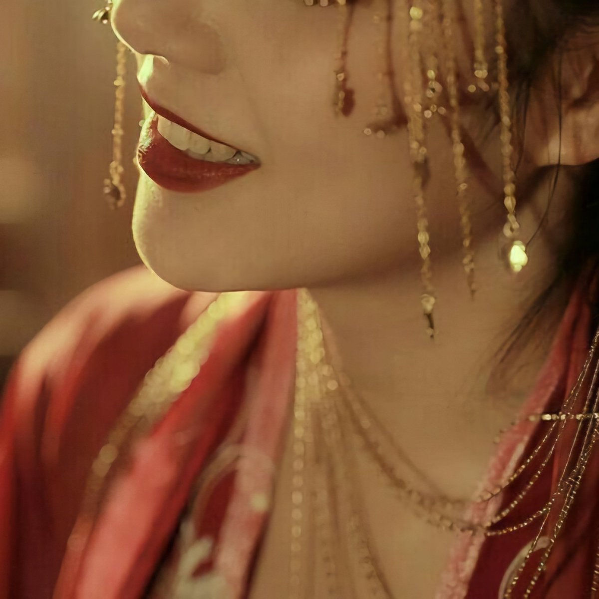 ᅠ

⠀ ⠀ องค์หญิงเหยาเยียนเสวี่ยเผยรอยยิ้มเขินอาย
⠀  ⠀กิริยาชดช้อยงดงามดุจเทพธิดาบนสรวงสวรรค์

 ⠀ ⠀story​ with​ @jxbpxzsh
⠀  ⠀#สามกษัตริย์หนึ่งแผ่นดิน ; #三皇一脉

ᅠ