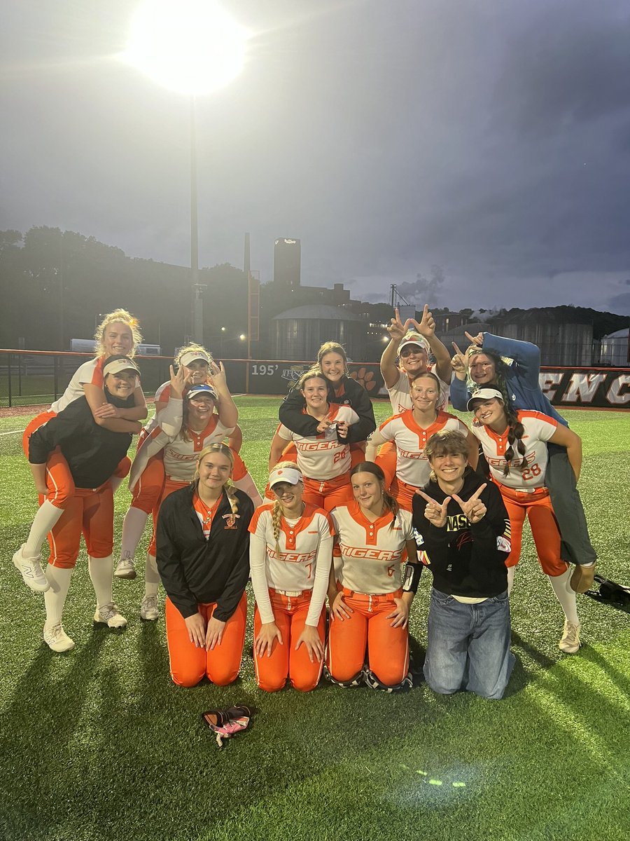 Lawrenceburg Tiger Softball tweet media