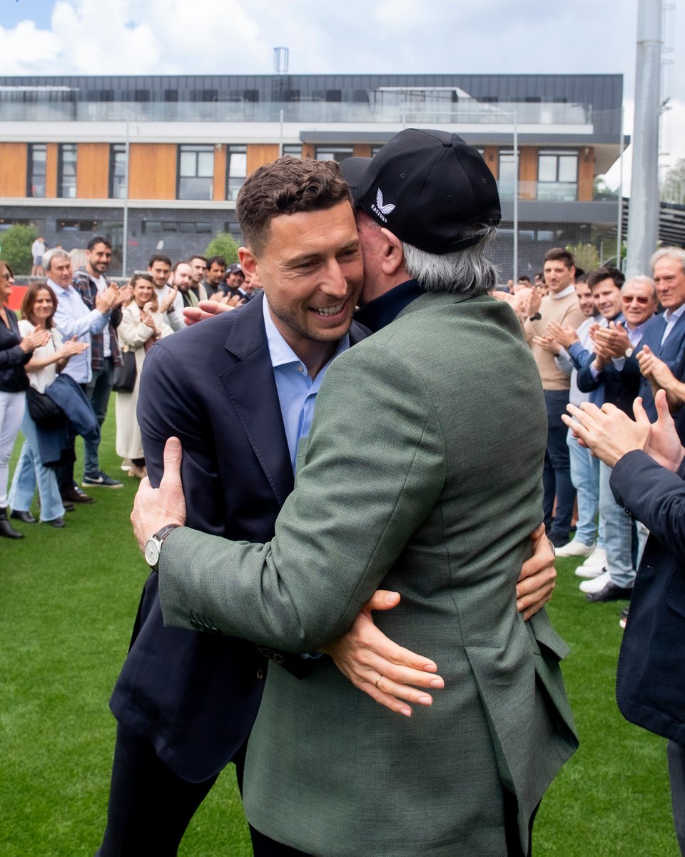 📸 Una foto que respira 𝗔𝘁𝗵𝗹𝗲𝘁𝗶𝗰 𝗖𝗹𝘂𝗯

De Marcos 🫂 Iribar

1⃣.1⃣8⃣6⃣ partidos entre los dos jugadores con más encuentros en la historia del Club. 

#UniqueInTheWorld 🦁