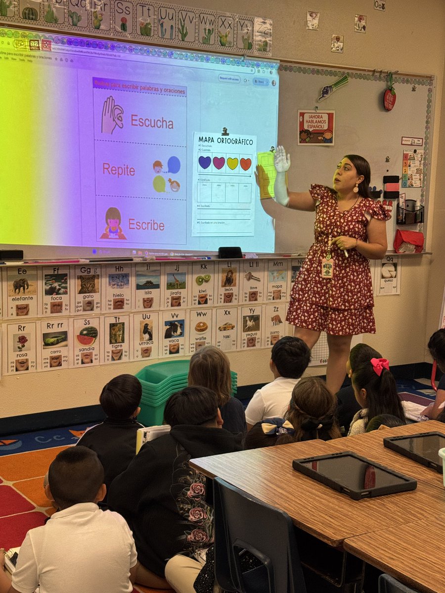 RLA_Veronica's tweet photo. @NISDEsparza Spanish phonics instruction was truly a sight to see! 📚 Students were fully engaged and bursting with excitement to show what they know. From confidently blending sounds to proudly reading words aloud, their enthusiasm and growth were nothing short of inspiring! https://t.co/9e8l9zLwrc