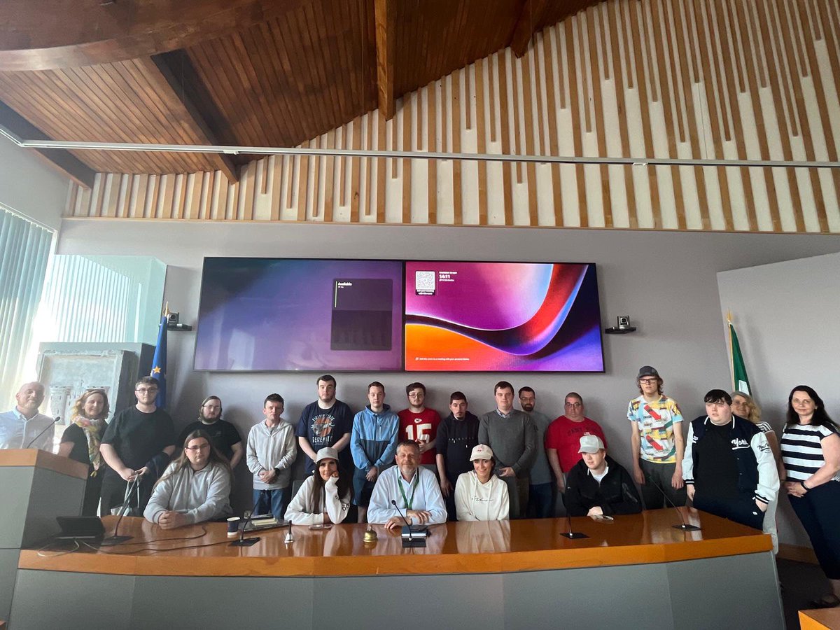 Mayor of Limerick (@mayor_limerick) on Twitter photo The Mayor was pleased to meet with a delegation from the <a href="/LimerickNln/">NLN Limerick</a> today, with students gaining a firsthand opportunity to learn about civic engagement and leadership. #Limerick #LimerickEdgeEmbrace The Mayor was pleased to meet with a delegation from the <a href="/LimerickNln/">NLN Limerick</a> today, with students gaining a firsthand opportunity to learn about civic engagement and leadership. #Limerick #LimerickEdgeEmbrace