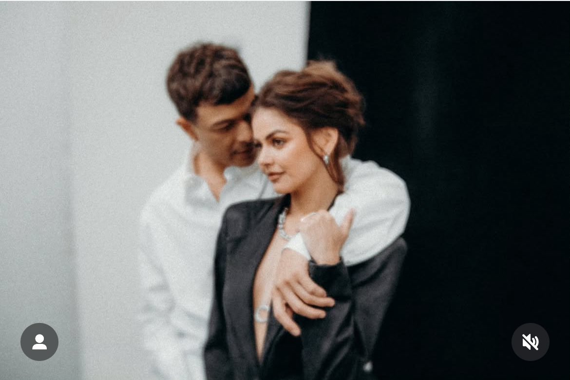 sofiemarie0209's tweet photo. “A healthy relationship must be based ultimately on trust. It is the glue that holds relationships together.” A relationship can not last without trust. Hope this couple’s love and trust for each other can endure the test of time 🐏🙏🏻🌻

EchoNine 
Jericho Rosales
Janine Gutierrez https://t.co/cmM3SM3DxA