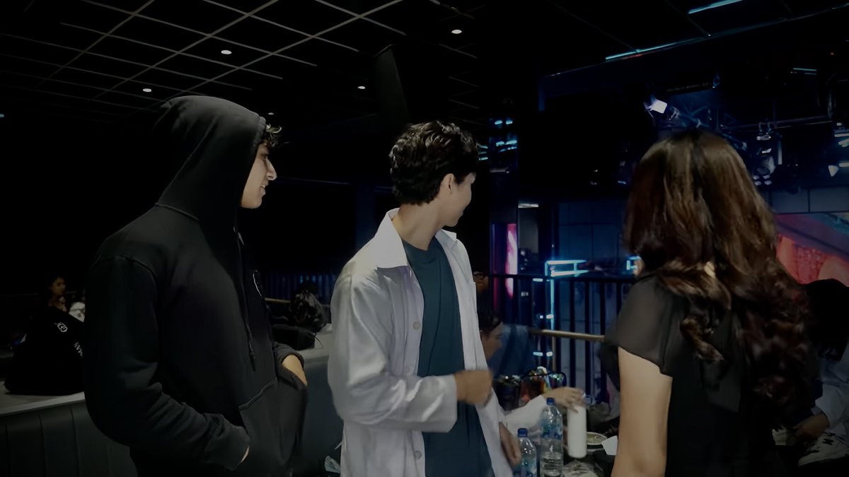 lockbils's tweet image. akhirnya keluarga ini seframe lagi 🛐