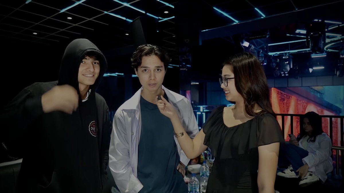 lockbils's tweet image. akhirnya keluarga ini seframe lagi 🛐