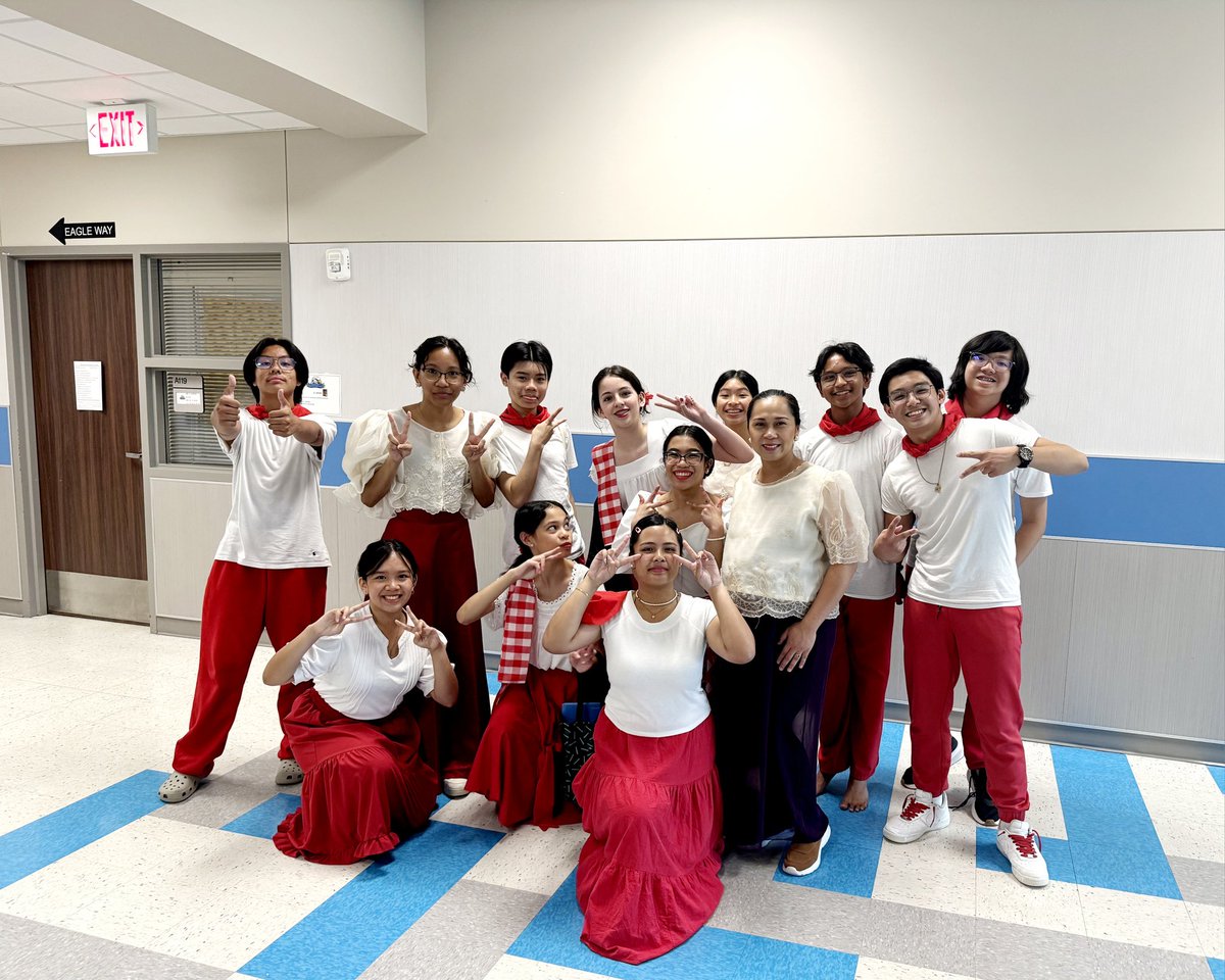 MrsJBellRMJH's tweet photo. 🇵🇭 To my Tinikling dancers! Thank you for being part of this adventure with me. Most of you have been with me for 2- 3 years. Congrats to the 8th graders! See you next year at the Multicultural Mingle/ International Night! https://t.co/FT55XY4iZC