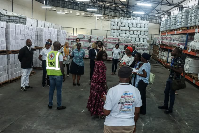 DouaLeaICRC's tweet photo. "Double impact à Abidjan! 🇨🇮 Le nouveau pôle logistique régional du @CICR_Afrique est opérationnel. Il booste notre aide humanitaire (Afrique de l'Ouest, Haïti, Soudan, Venezuela) et l'économie locale avec des emplois directs. Un modèle d'aide et de développement." https://t.co/7QbxH3XrCL