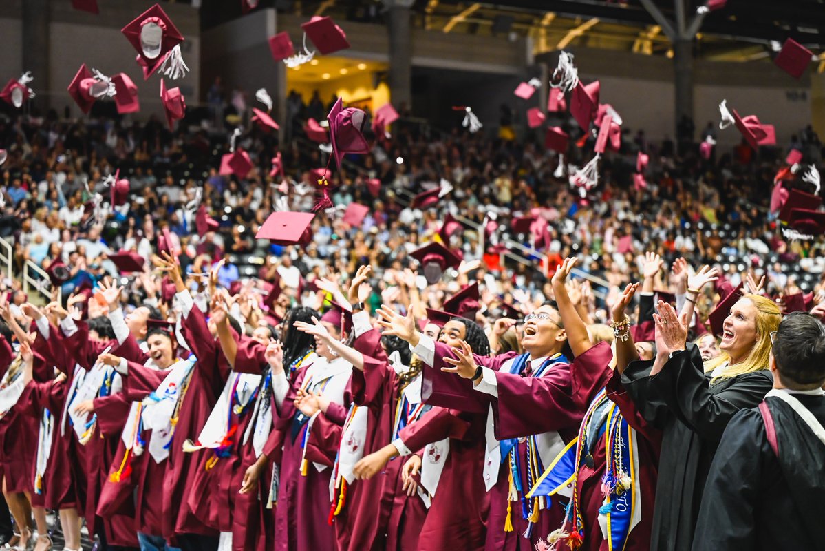 gisdnews's tweet image. Caps flew, hearts soared, and another chapter came to a close. Congratulations to the Rowlett High School Class of 2025! 🦅