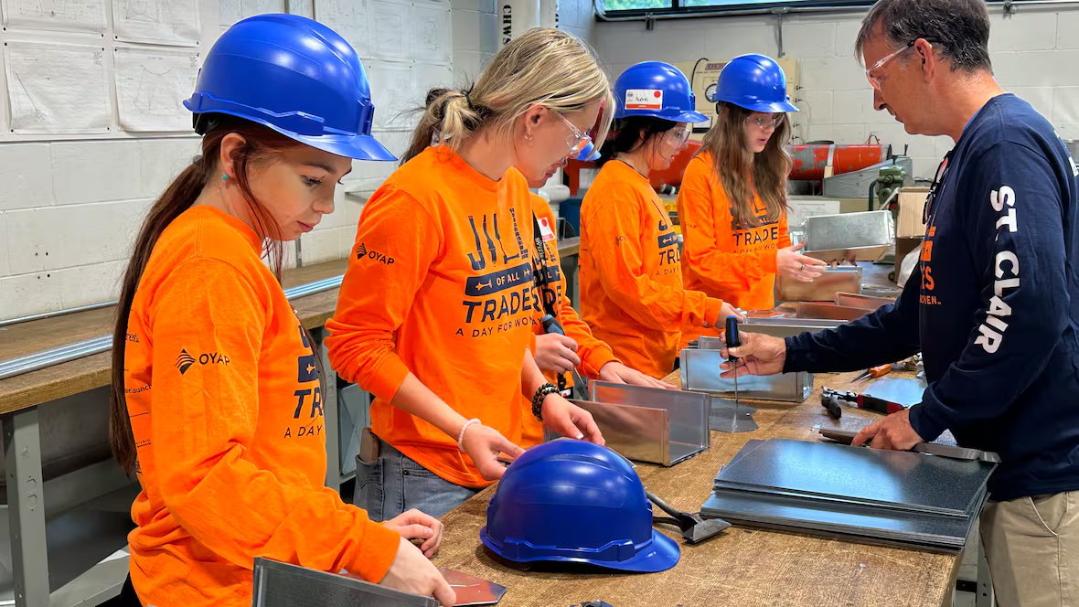On May 21 2025, St. Clair College hosted its second annual Jill of All Trades Event,
Read the full story: cbc.ca/player/play/vi…

#JillOfAllTrades #WomenInTrades #SkilledTrades #STEMEducation #FutureWorkforce #StClairColleg