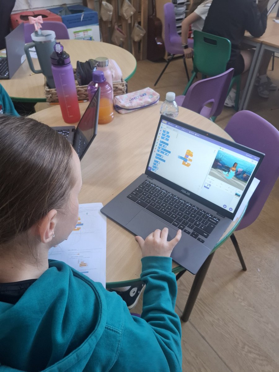 TreorchyPrimary's tweet image. Dosbarth Fioled learnt about variables in computer coding lesson today. Children worked hard to use Scratch to create a points scoring game using variables. Lots of tinkering to improve their projects too ๐๐ป