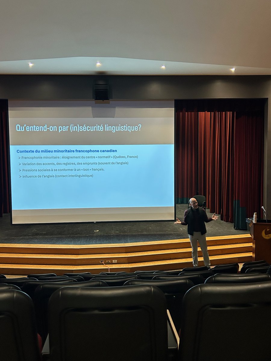 Quelle belle rencontre! Vendredi dernier, Matthieu LeBlanc, Vice-Doyen de la Faculté des arts et sciences sociales, nous a inspirés sur l’insécurité linguistique lors de notre AGA de l’AEFNB. Un échange riche et stimulant! Merci pour ce moment.  #LangueEtIdentité #AEFNB