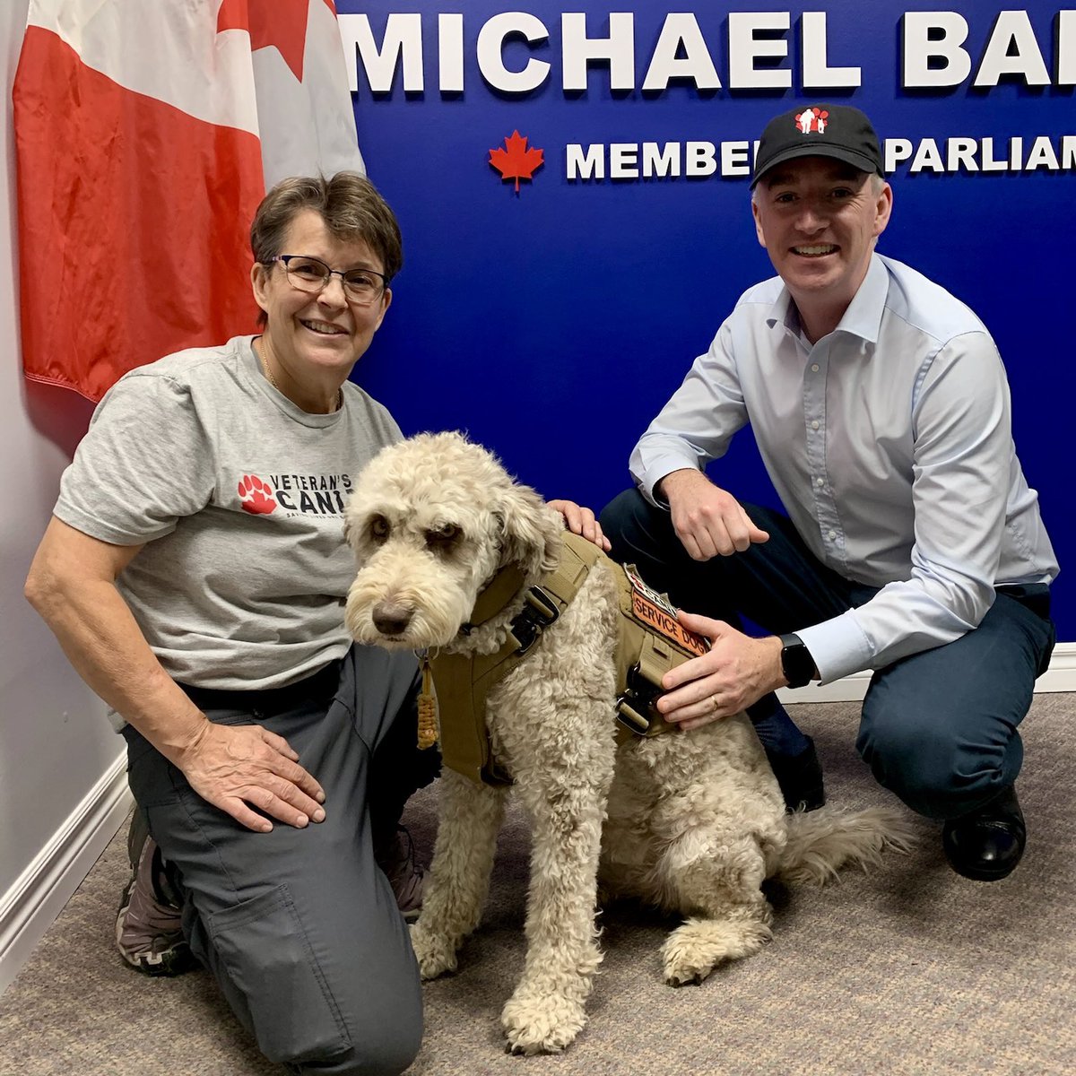 Had the pleasure of meeting Cindy &amp; her very good dog, Gracie.🐕

Cindy founded Veteran’s Elite Canines, supporting Veterans with PTSD &amp; OSI through expertly trained service dogs—and advocating for national standards for trainers, handlers, and dogs.

Grateful for her vital work.
