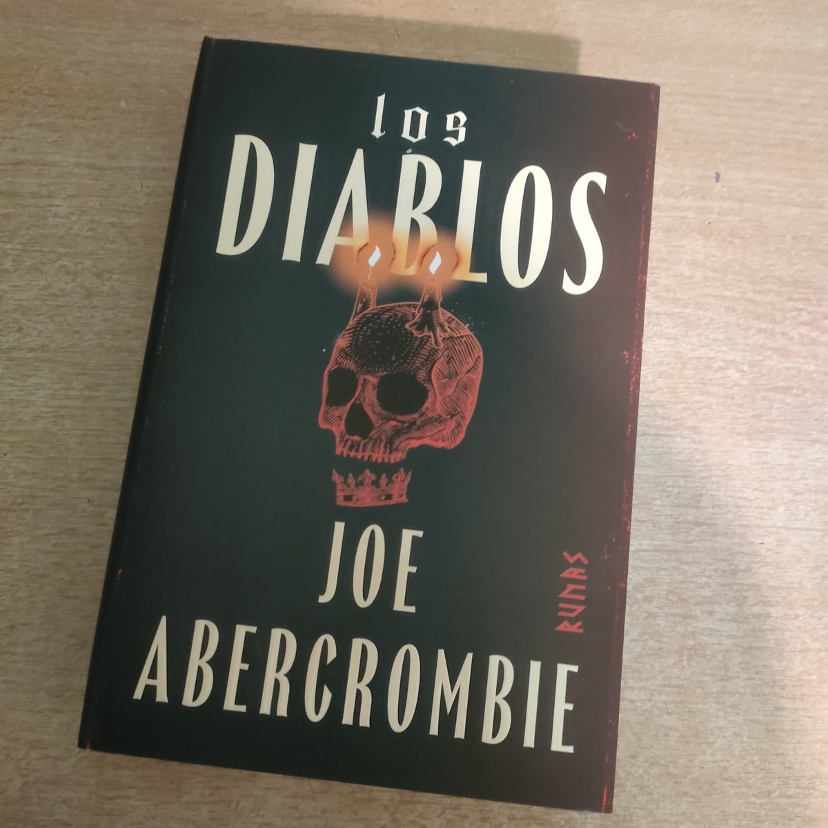 Librería Cyberdark (@cyberdark) on Twitter photo Llego el día. Ya a la venta Los Diablos de <a href="/LordGrimdark/">Joe Abercrombie</a>... y si os decimos que quizás sea su mejor novela hasta el momento, es posible que no exageremos
👉goo.su/UuOmP Llego el día. Ya a la venta Los Diablos de <a href="/LordGrimdark/">Joe Abercrombie</a>... y si os decimos que quizás sea su mejor novela hasta el momento, es posible que no exageremos
👉goo.su/UuOmP