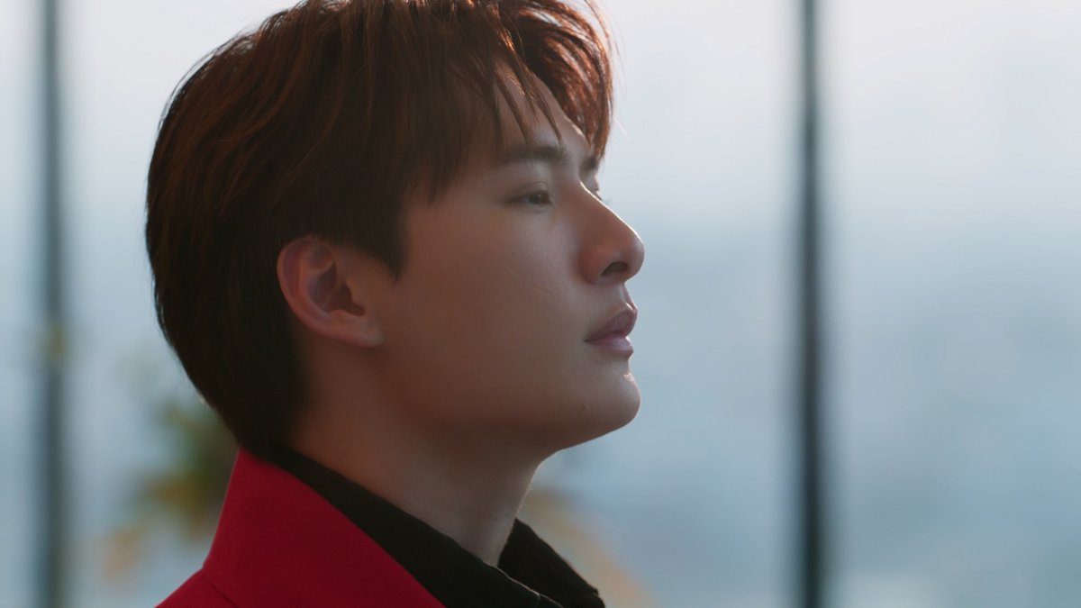 GMMTV's tweet photo. พีทำตามความฝันตัวเองสำเร็จแล้วนะ ได้ตื่นมาเห็นตัวเองบน Billboard จริง ๆ เก่งมากเลยน้าา 🫳🏻✨
#TheExMorningEP1
@kristtps https://t.co/OhhfkCJIYm