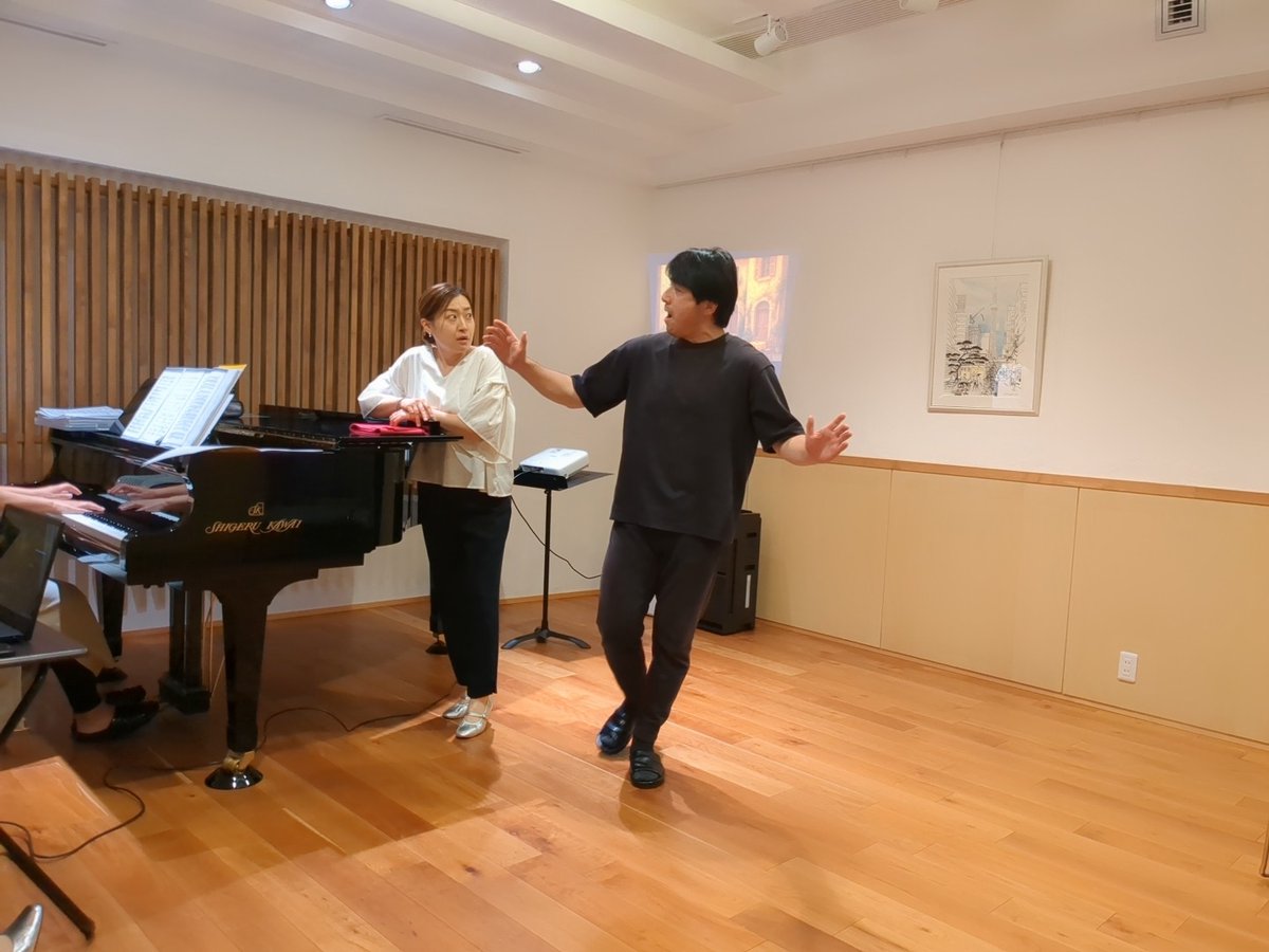 Buono_Opera's tweet photo. 本日GPを終えましたー！
一途な愛があり、恋の駆け引きあり、笑いありの楽しい演目だと思います🎶
演者の気合も入りまくり！
これは本番に期待できますね！☺️

是非、皆さんの推し歌手を当日は全力で推してください！！❤️

会場にて出演者一同お待ちしております！😄 https://t.co/pCA5IPhyYY