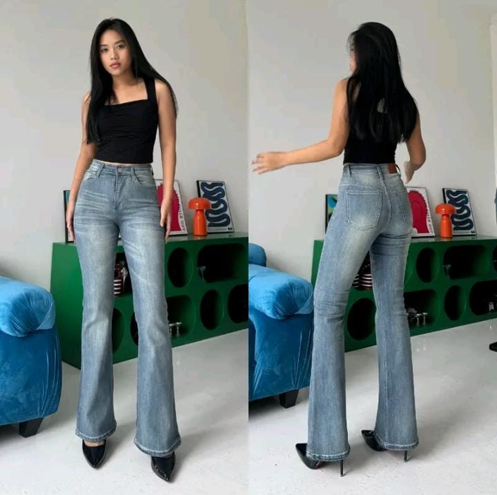 nilun_'s tweet photo. halloo guys, aku mau preloved cutbray jeans nih

merk La Douce (victoria high waist cutbray) warna grey-ish blue ukuran 27. belum pernah dipake sama sekali, masih ada tag nya juga. yg mau info lebih detail boleh langsung DM yaa guys🫰🏻🫰🏻

*foto kiri source : olshop https://t.co/N5w6MHMhFj