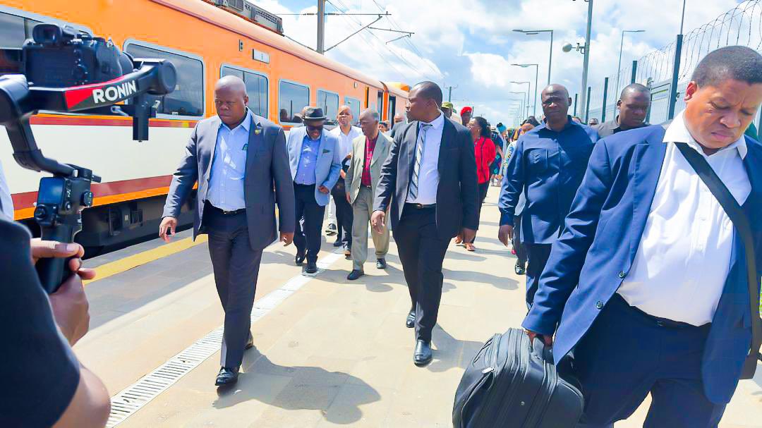 📍Morogoro

Rais wa zamani wa Jamhuri ya Afrika Kusini Mheshimiwa Thabo Mbeki amewasili Morogoro kwa ziara maalum kutembelea eneo la kihistoria la Mazimbu, ambalo lilikua makazi ya wapigania uhuru wa Afrika Kusini waliokuwa uhamishoni wakati wa utawala wa ubaguzi wa rangi.

Rais