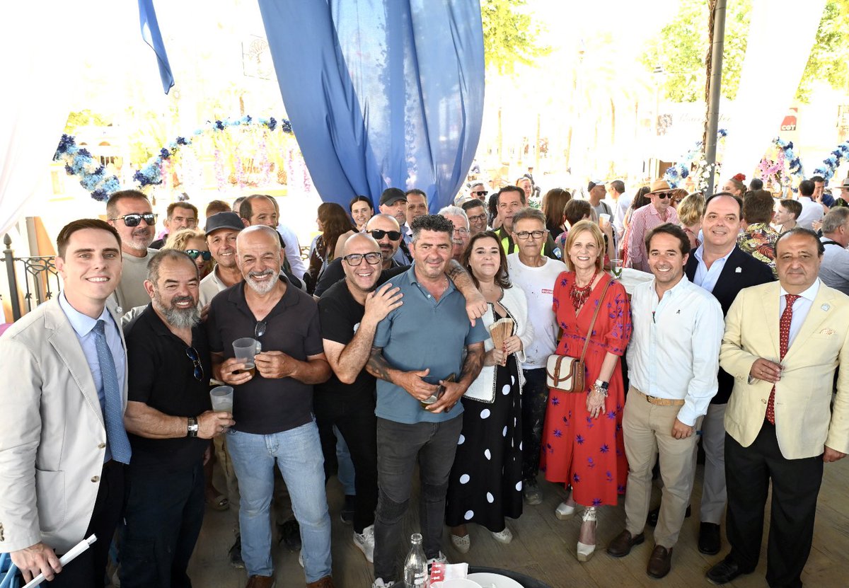 #FeriaDelCaballo25

Para que nuestra Feria sea todo un éxito y la ciudadanía pueda disfrutar del Real 
▶️ los trabajadores municipales de áreas como Infraestructuras, Medio Ambiente y Fiestas ponen lo mejor de cada uno de ellos para asegurar la diversión de los demás

¡Gracias!