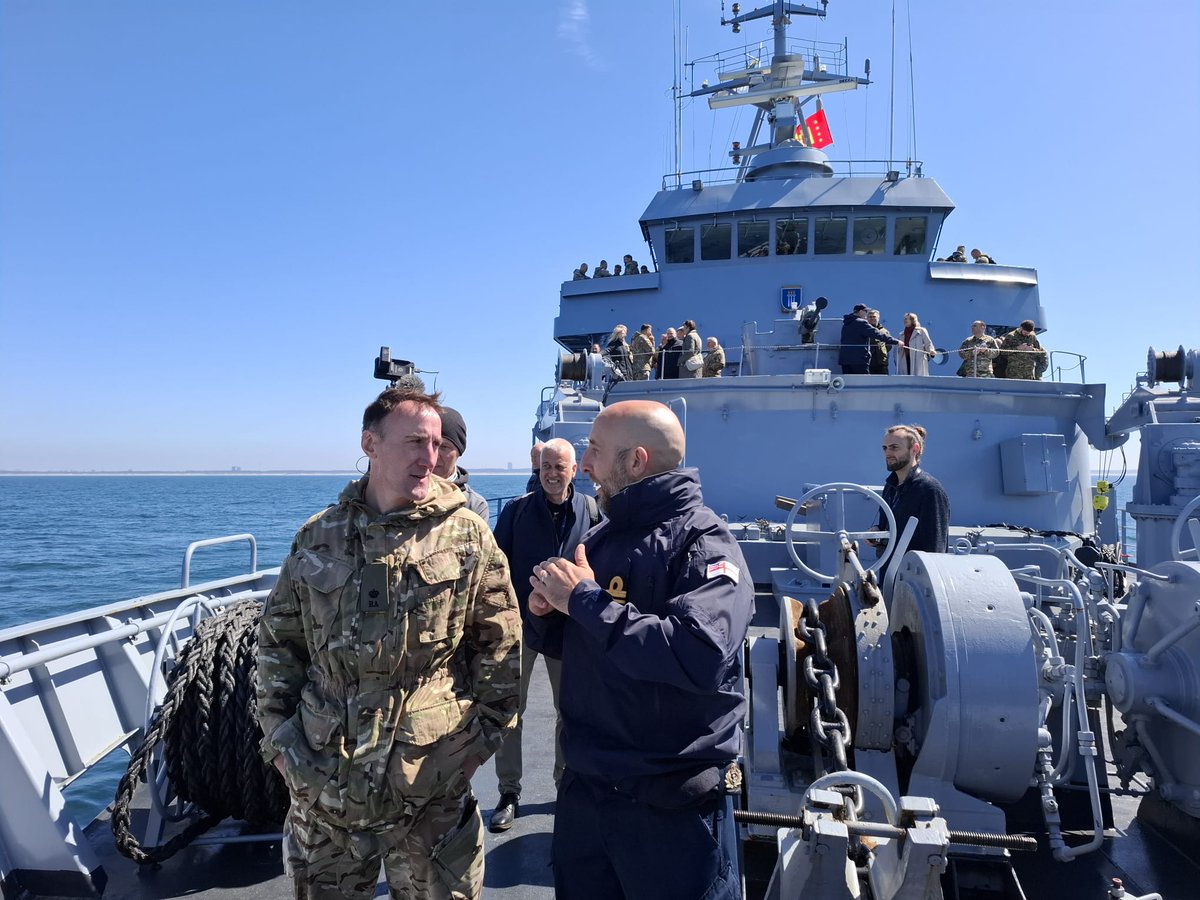 ukinlithuania's tweet photo. Minesweepers, 12 ships, divers & underwater teams from 13 @NATO countries, including the #UK🇬🇧, take part in operation #OpenSpirit in #Lithuania’s 🇱🇹 territorial waters & EEZ at #BalticSea to clear the seabed of mines & other ordnance left over from WWI & WWII. #WeAreNATO #UKinLT https://t.co/acOZJKaDXv