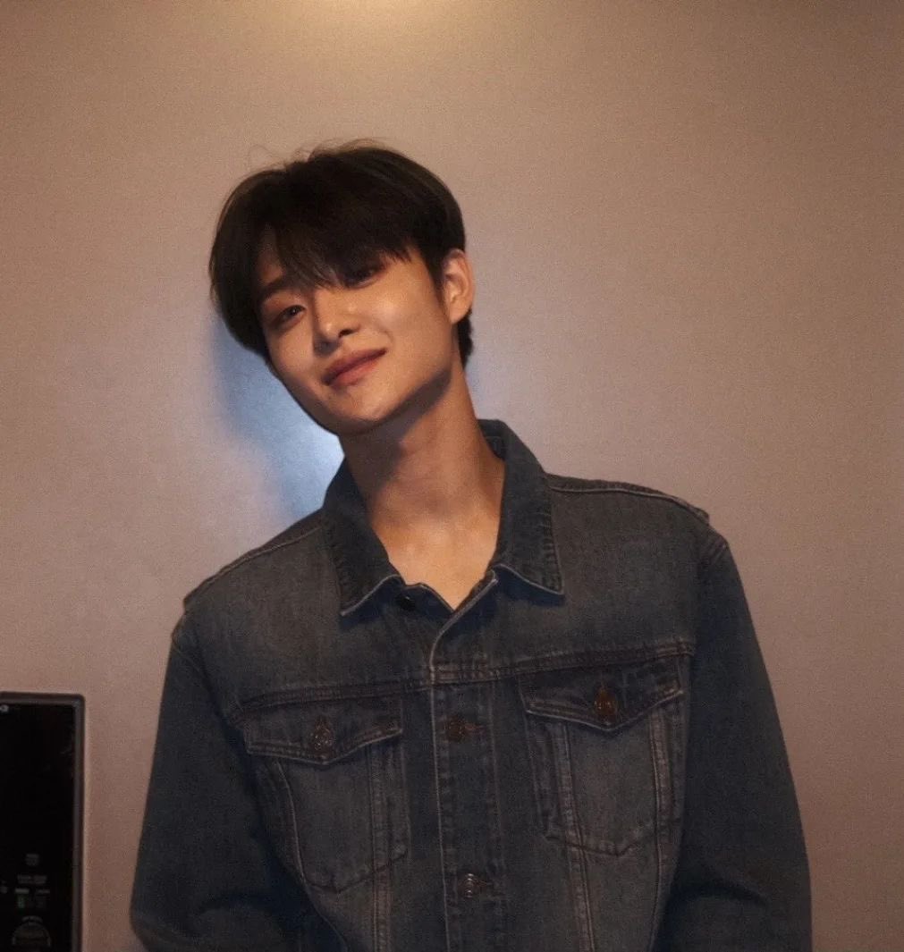 KIRIM MENFESS CEK PINNED 📌 tweet media