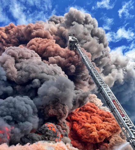 USChem's tweet image. The Georgia pool chemical manufacturing plant which forced evacuations during a fire last fall has shut its doors for good. @ChemSafetyBoard launched an investigation, and ongoing results are posted on their site. hubs.li/Q03nFc5t0
#PoolChemicals #Oxidizers #ChemicalSafety