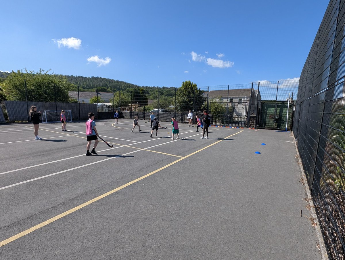 Ysgol y Cribarth D4 (@yycribarth_d4) on Twitter photo Another fantastic hockey session with Cwmtawe Hockey club and sports ambassadors from Ysgol Maesydderwen. Lovely to see some past Ysgol y cribarth pupils coaching current pupils. Da iawn pawb!
<a href="/yycribarth_d5/">Ysgol y Cribarth D5</a> Another fantastic hockey session with Cwmtawe Hockey club and sports ambassadors from Ysgol Maesydderwen. Lovely to see some past Ysgol y cribarth pupils coaching current pupils. Da iawn pawb!
<a href="/yycribarth_d5/">Ysgol y Cribarth D5</a>