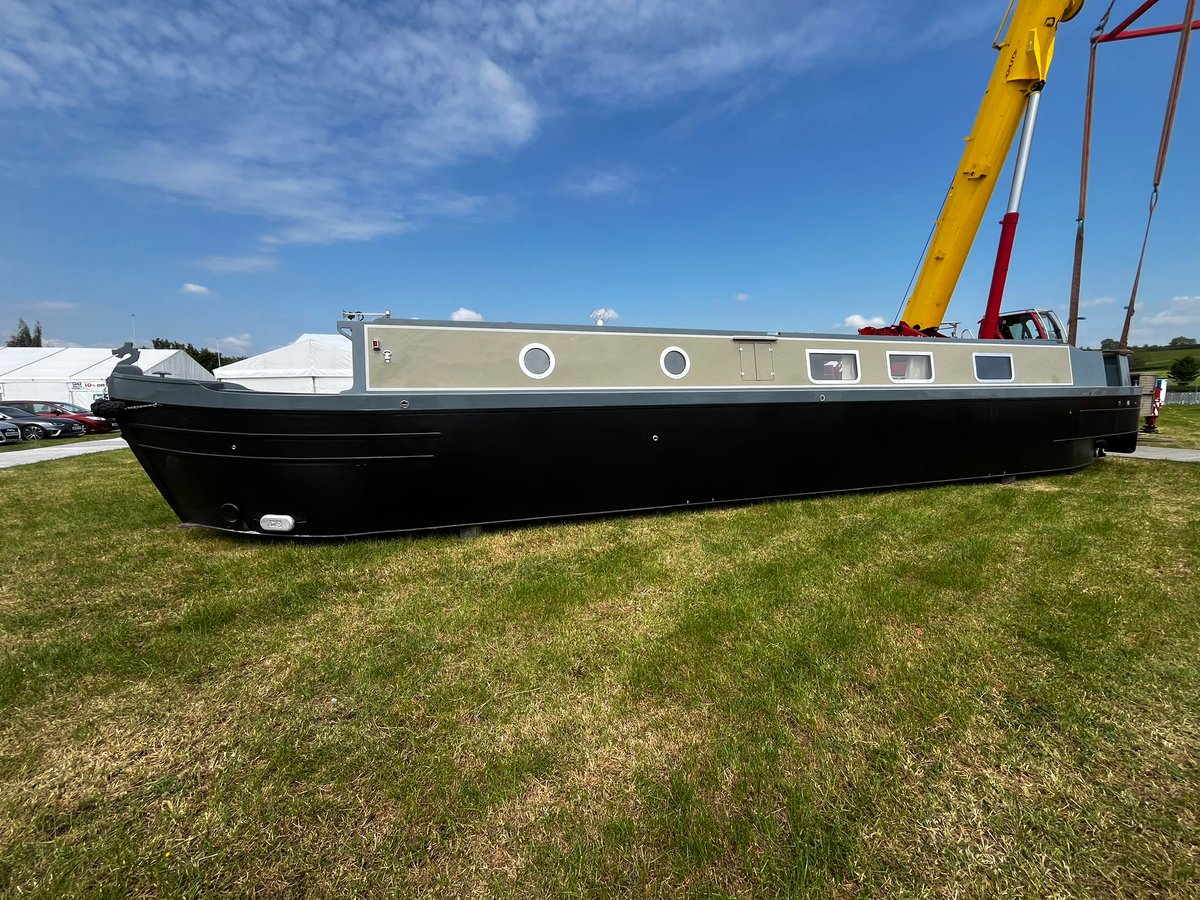 Our team are busy getting everything ready for the 25th Crick Boat Show!
Come and say hi at stands LB 2 &amp; 3 this weekend 🚤🎈

#CrickBoatShow #Crick2025 #WorldBoatingDay #TingdeneMarinas #Narrowboats