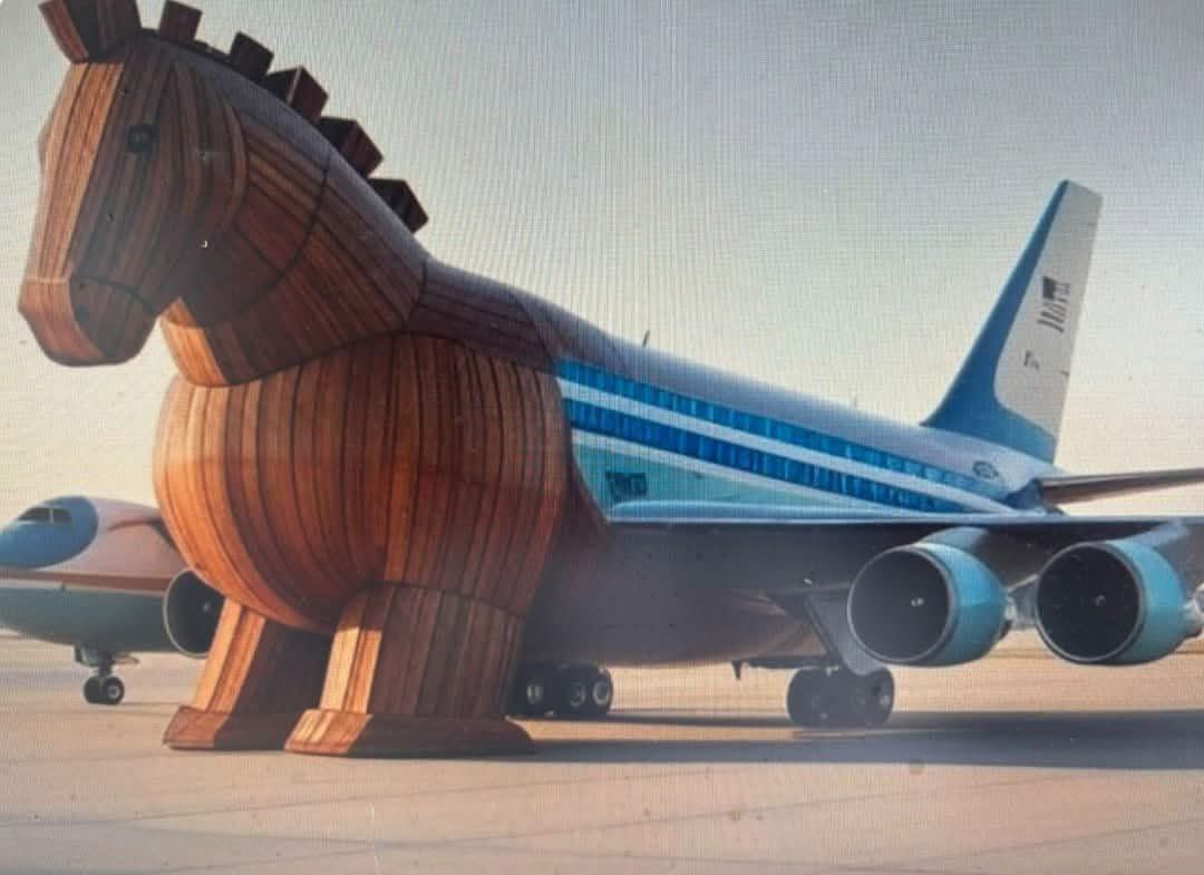 thesedaysbydan's tweet image. Qatar-a-Lago. #trojanhorse #wtf2024 #bribe #AirForceOne