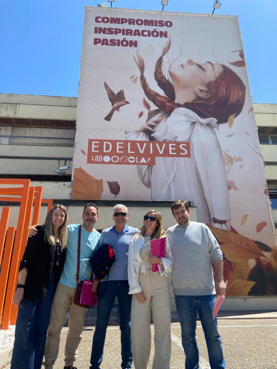 📚 Nuestros compañeros Aida, Adriana, David y Carlos han participado en #Zaragoza en la última sesión formativa del programa de nuevos educadores maristas. Un encuentro enriquecedor que incluyó la visita a la editorial <a href="/Edelvives/">Edelvives</a> y al colegio <a href="/maristaszgz/">Maristas Zaragoza</a> 
#SomosMaristas