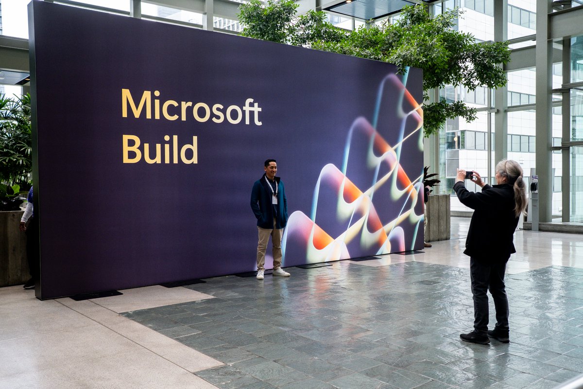 ¡Llegó el último día de Microsoft Build! Hoy, las sesiones están enfocadas en crear la próxima generación de experiencias con IA, agentes y herramientas. ¡No te pierdas esta última oportunidad para aprender con expertos de Microsoft! 👇build.microsoft.com/en-US/home?wt.…