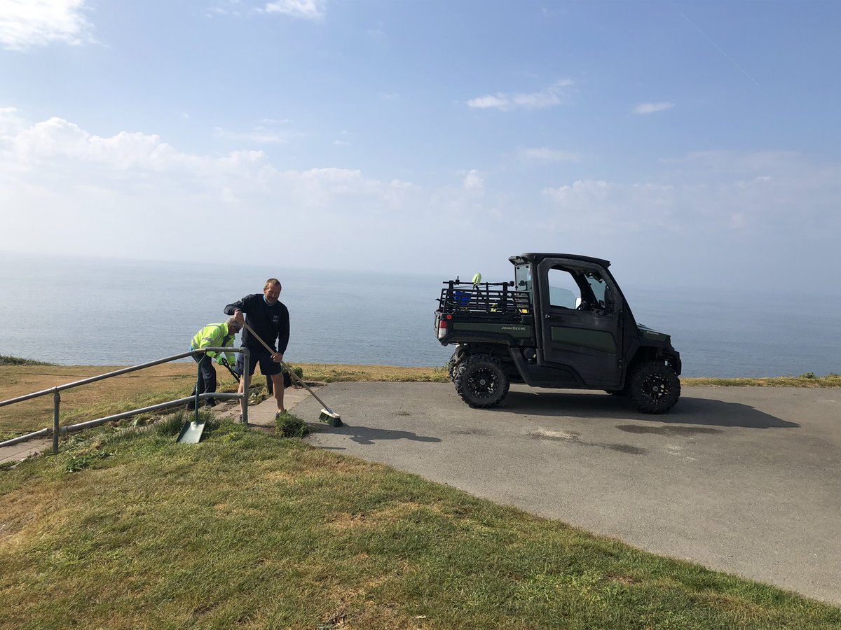 Great to catch up with Shane and Stewart of <a href="/BCPCouncil/">BCP Council</a> Seafront Team doing sterling work early this morning tidying up and weeding on the Highcliffe clifftop. Thanks gentleman! <a href="/davemffc/">Dave Martin</a> <a href="/AdamHighcliffe/">thehighcliffeguy</a>