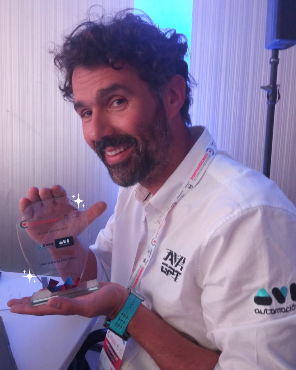 AutomocionAvi's tweet photo. Hemos recibido el Premio de la #AsociaciónNacionaldeConcesionariosCitroenDSAutomóviles por nuestra trayectoria como proveedor, y no podríamos estar más felices.
¡Gracias por confiar en nosotros! 😀🚗👌 https://t.co/37Eq5Em1iu