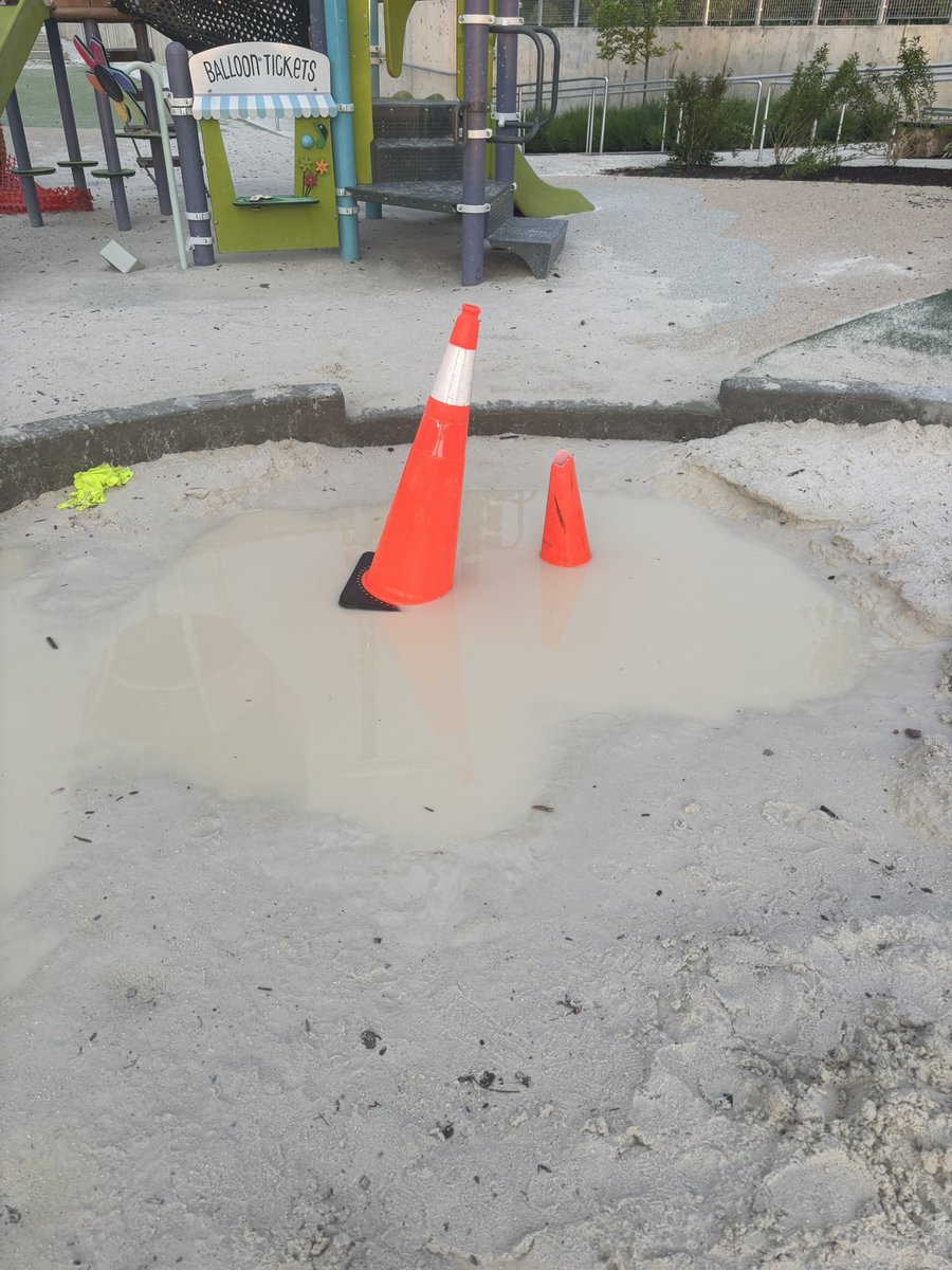 KevinRappDC's tweet image. Reservoir Park Questions for @DCDPR (in no particular order):
1. Playground Sandpit / Play Area Conversion:
The sandpit has become a serious issue, particularly from a safety standpoint:
A. Maintenance & Wear: Sand is now scattered across much of the playground, damaging…