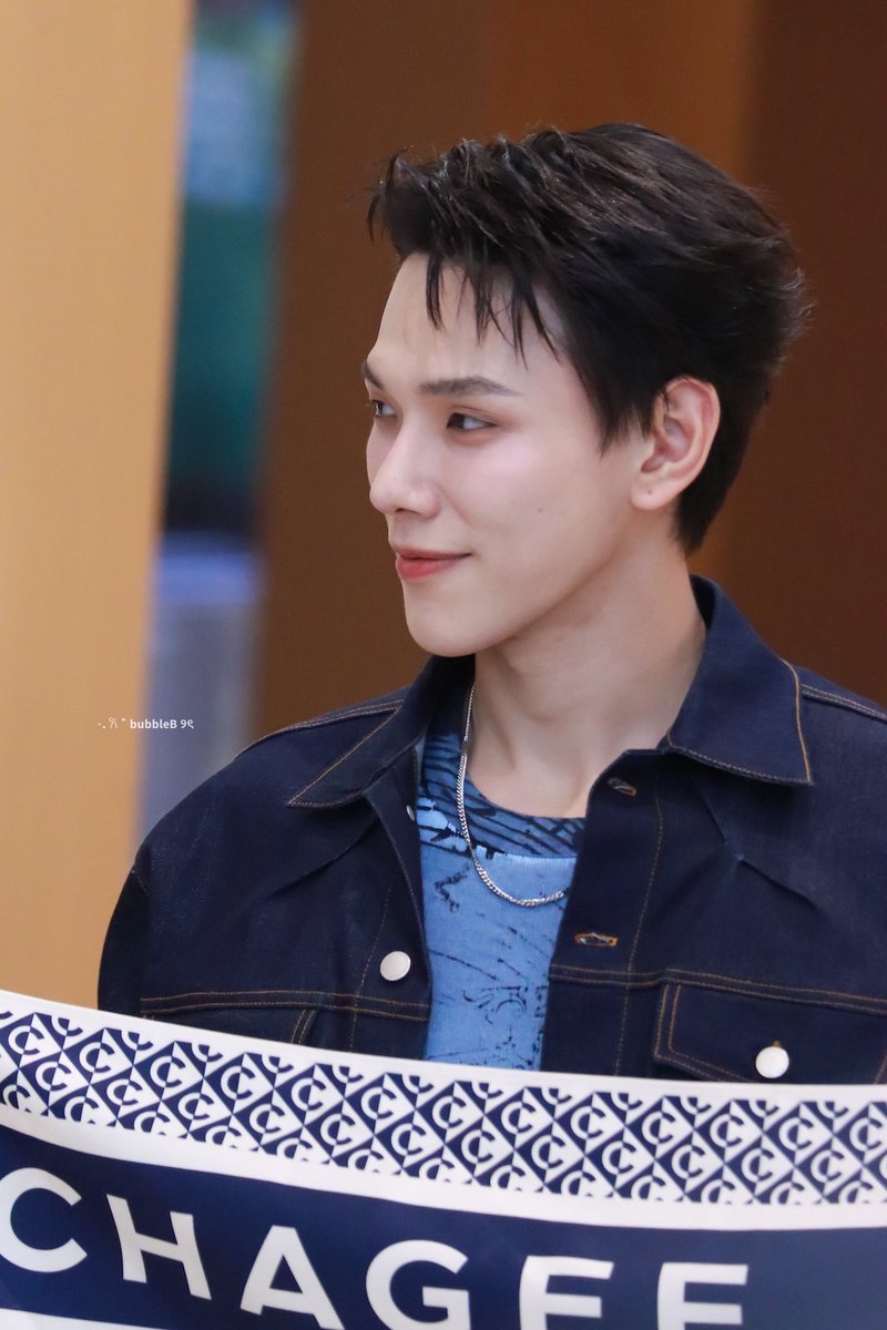 bubblebubu93's tweet photo. มุมก้มมุมเงยก็หล่อทุกมุม

CHAGEE GRAND OPENING WITH DAOU
#CHAGEExDAOU
#ต้าห์อู๋ #DAOU #oueiija https://t.co/6WUynlIaOr