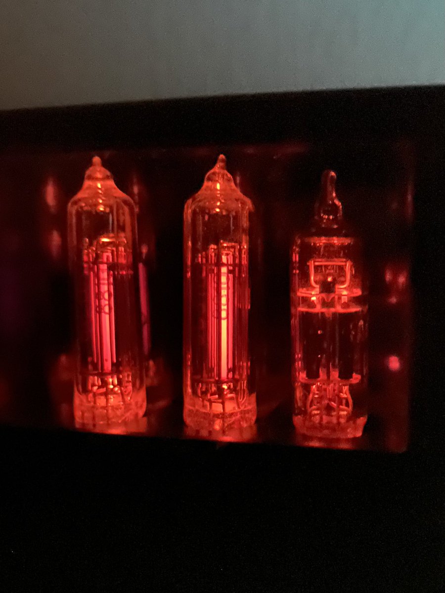 otono_kiwami's tweet photo. 久しぶりの夜オデ🌙
SONY NW-ZX2
Woo Audio WA8
(1958年 RCA6021 3マイカ)
final A8000
一音一音の粒度の高さ、広い空間の中で程よくシャープに伸び切る高音域はいつ聴いてもいい✨
真空管の艶感が合わさると音の鮮度がアップ
来週のfinal LIVEはA10000回…!
楽しみすぎる♪
#final #WooAudio https://t.co/7WHAor92gj