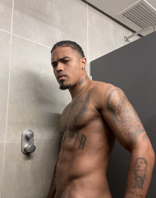 MemeirosM's tweet photo. Ryan Realcria estreia no Privacy e tamanho impressiona a web: “Um exagero!” 😱

#RyanRealcria #Privacy #EstreiaExplosiva #ConteúdoAdulto #TamanhoChocante #PolêmicaNaWeb #Viral #CelebridadeOnline

 https://t.co/DrtdV7f6Ga https://t.co/1pL4WRQ4Hb