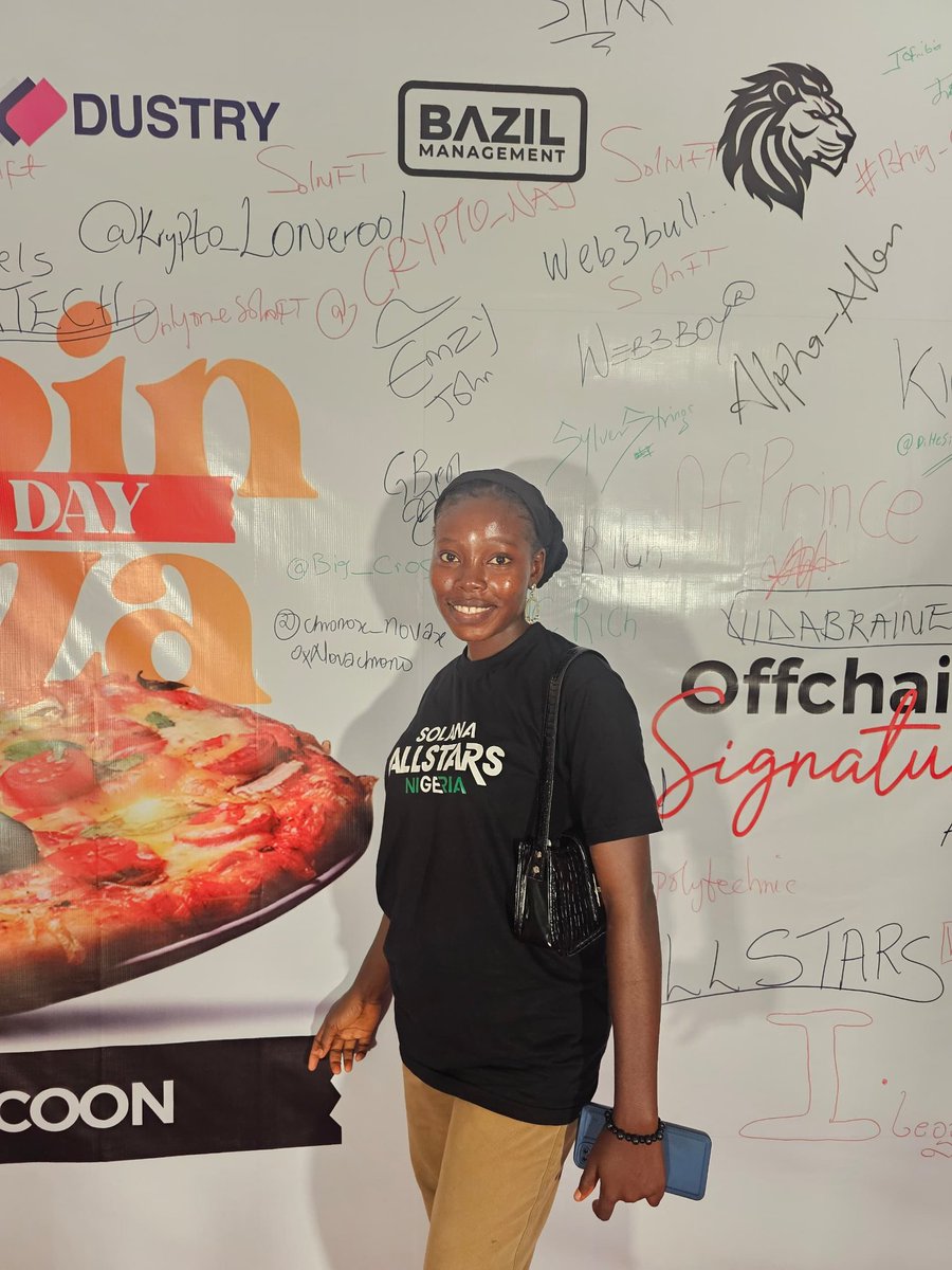 highly_Blessed0's tweet photo. In 2010, a famous programmer Laszlo Hanyecz famously traded 10,000 Bitcoins for two Papa John's pizzas.

I had a great time today at Eket.
Thank you @TheCocoon_ for organising such a great event.
I love forward to more events from the team.
Happy Bitcoin Pizza Day Guys.🥳 https://t.co/8noPZwrQ8C