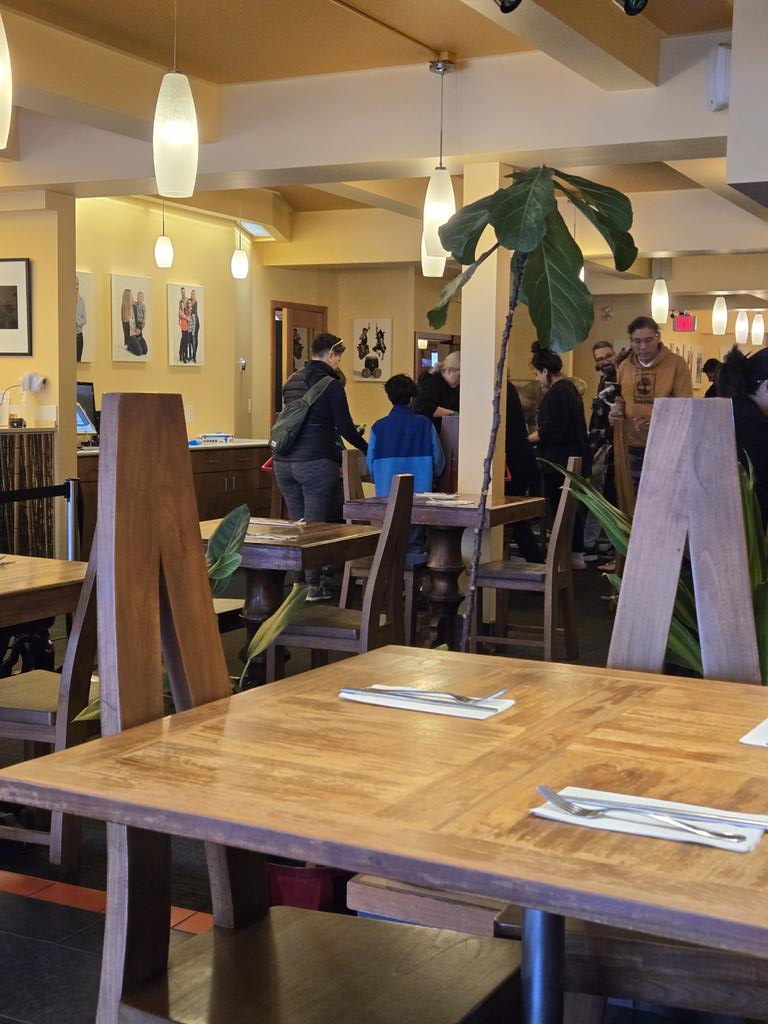 Amanda (@mandoline79) on Twitter photo Stopped for lunch at <a href="/Padmanadi/">Padmanadi Edmonton</a> and they were preparing food boxes to take out to the street for our unhoused community. They do this every month! Even if you aren't vegetarian I highly suggest visiting. Their food is amazing, service is always fabulous and they do such good work Stopped for lunch at <a href="/Padmanadi/">Padmanadi Edmonton</a> and they were preparing food boxes to take out to the street for our unhoused community. They do this every month! Even if you aren't vegetarian I highly suggest visiting. Their food is amazing, service is always fabulous and they do such good work