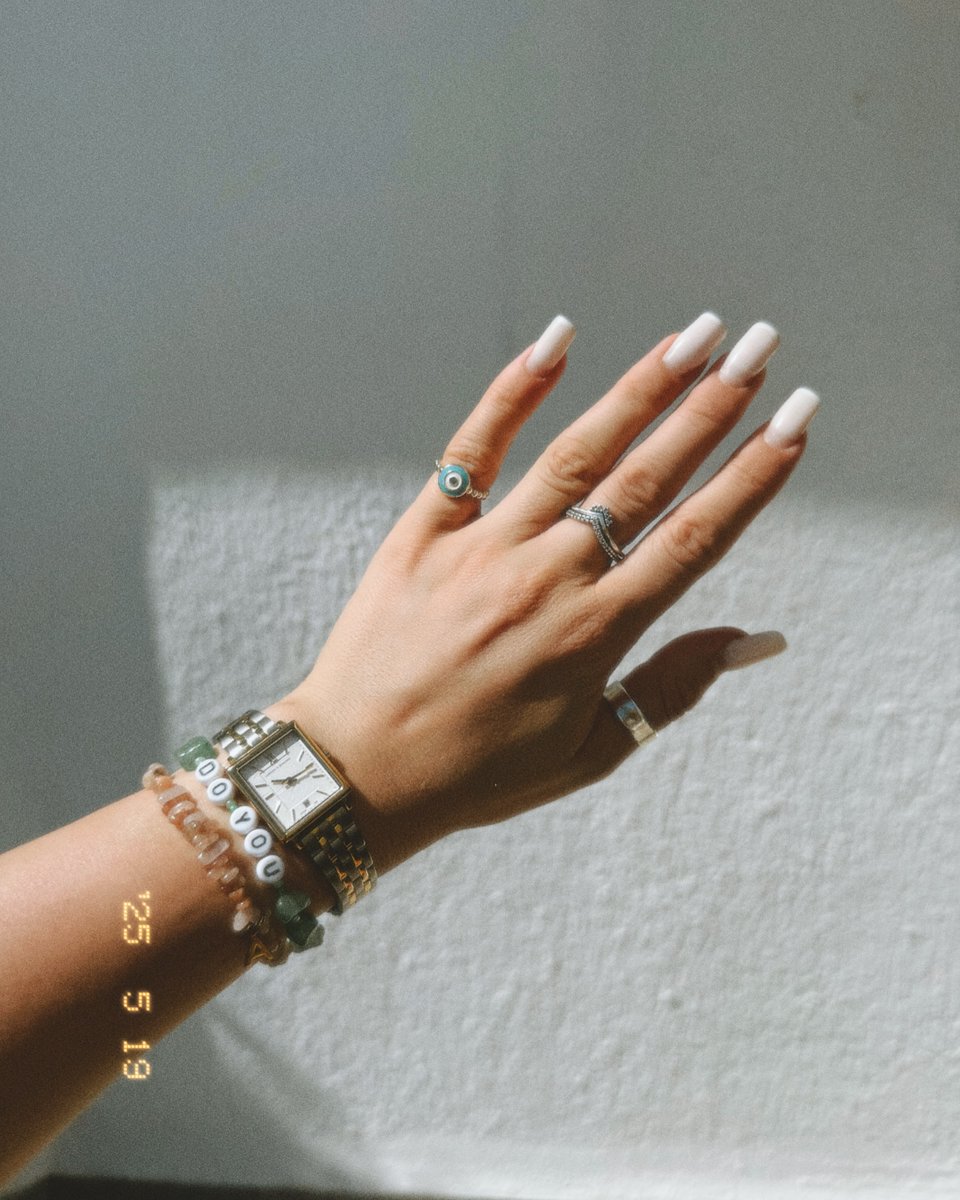 Holiday memories look better in mixed gold. ✨ #larssonjennings #womenswatches