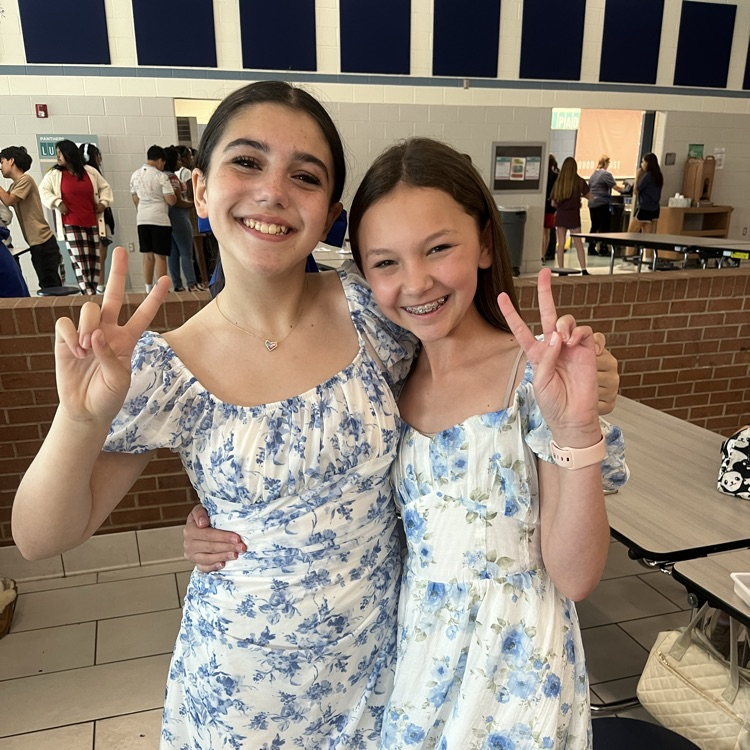 EvansPanthers's tweet image. ✌️ Peace out, 2024-2025 school year! 
What a year it has been- full of memories, growth, and panther pride! Thanks for being part of it! 💙 🐾 
#evansIMPACT